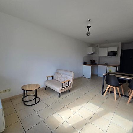Appartement Dans Residence Avec Piscine 아그 외부 사진